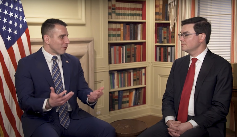 Podcast host and investor Anthony Pompliano (left) and Deputy CIA director Michael Ellis (right). Source: Anthony Pompliano