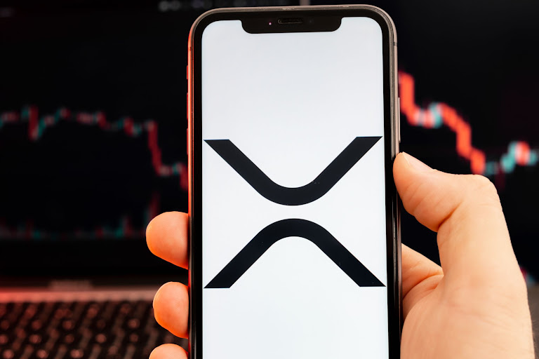 XRP vs ADA Price Predictions: Which Large-Cap Crypto Has Stronger Upside Into 2026?
