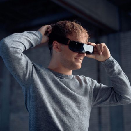 VR Platform Bigscreen Introduces the World’s Smallest Headset